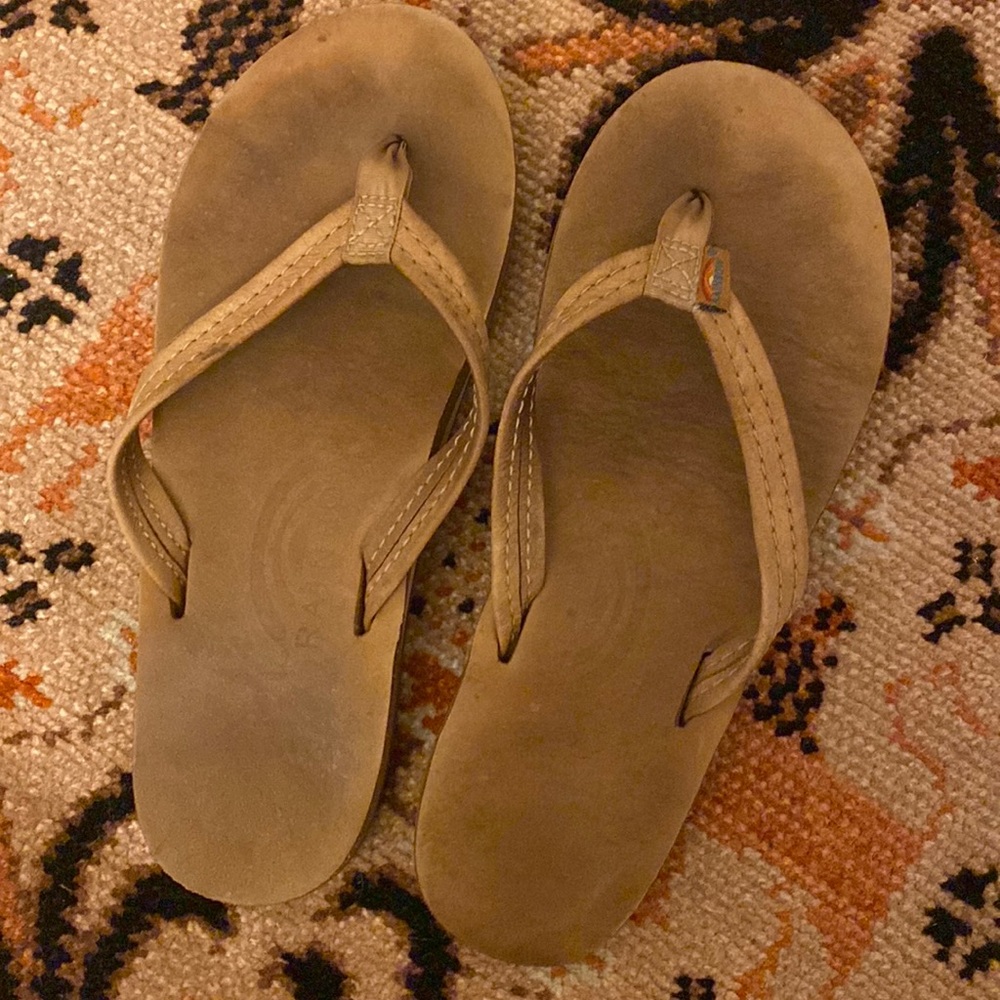 Size 7.5 women’s Rainbow sandals